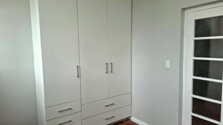 1 Bedroom Property for Sale in Sea Point Western Cape